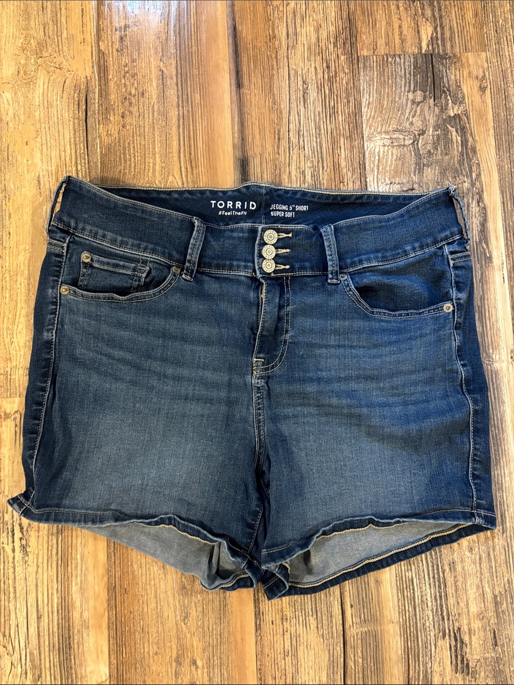 Torrid Jegging 5” Denim Shorts - Size 16